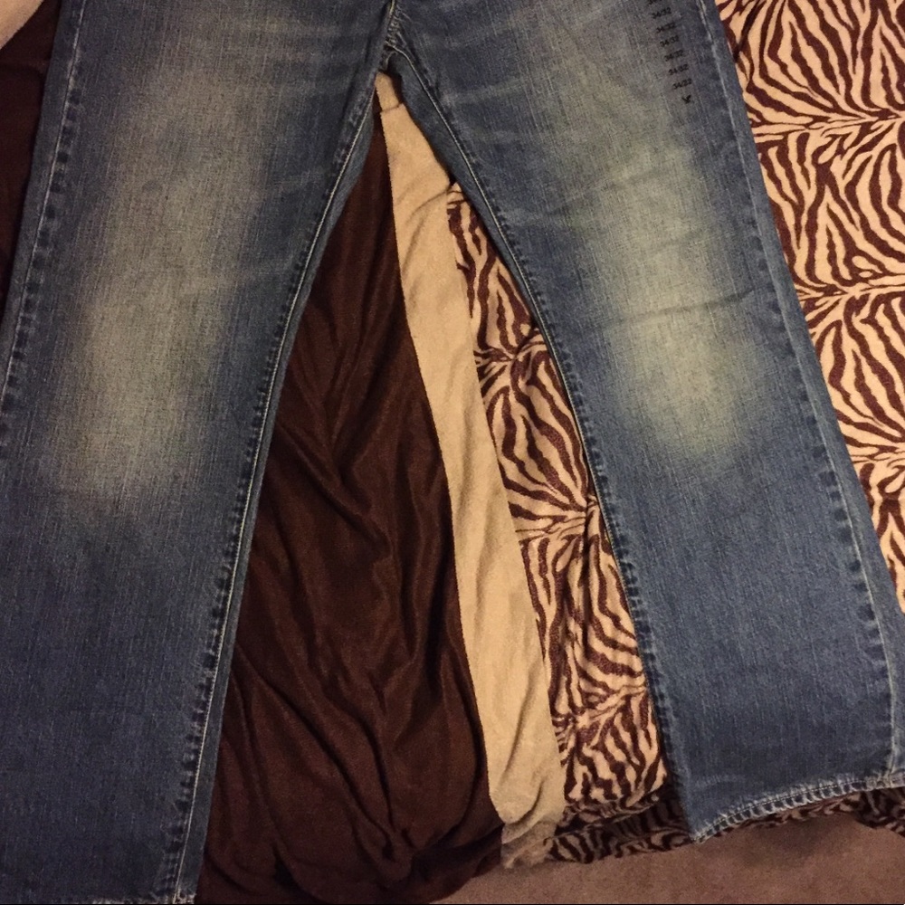 Men’s American Eagle denim jeans.
